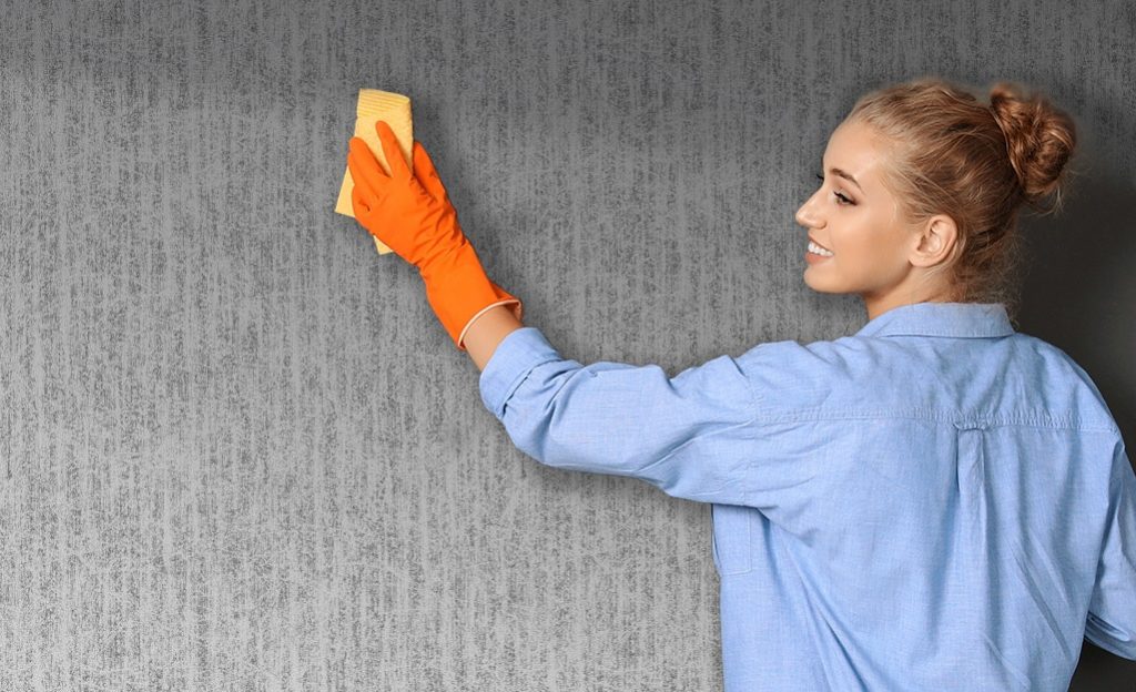 How to clean wallpaper: