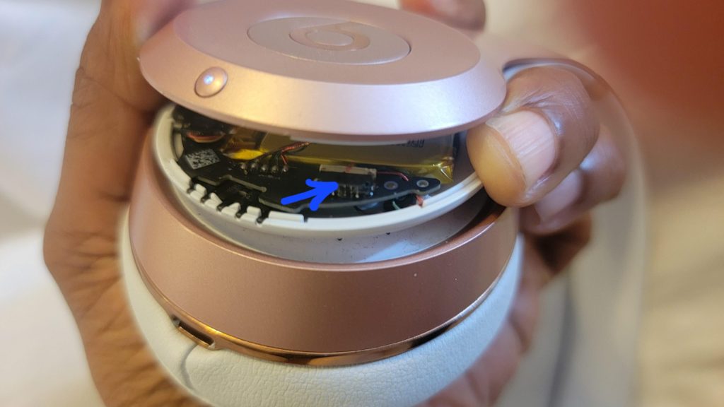 Explore Why Won’T My Beats Turn Off: A Troubleshooting Guide