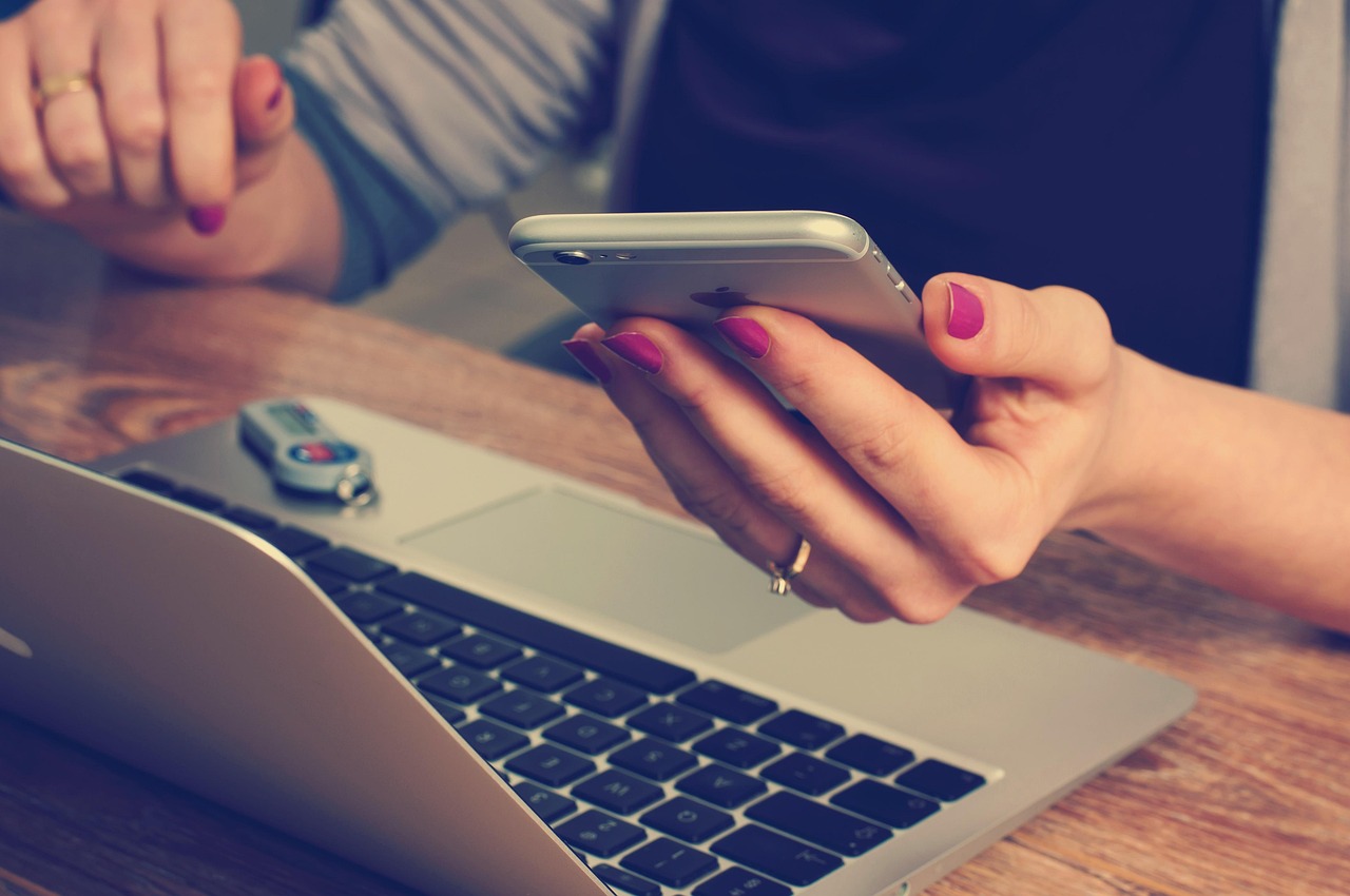 Office, business, accountant — Navigate the Darkweb Safely Using Updated and Trusted Resources